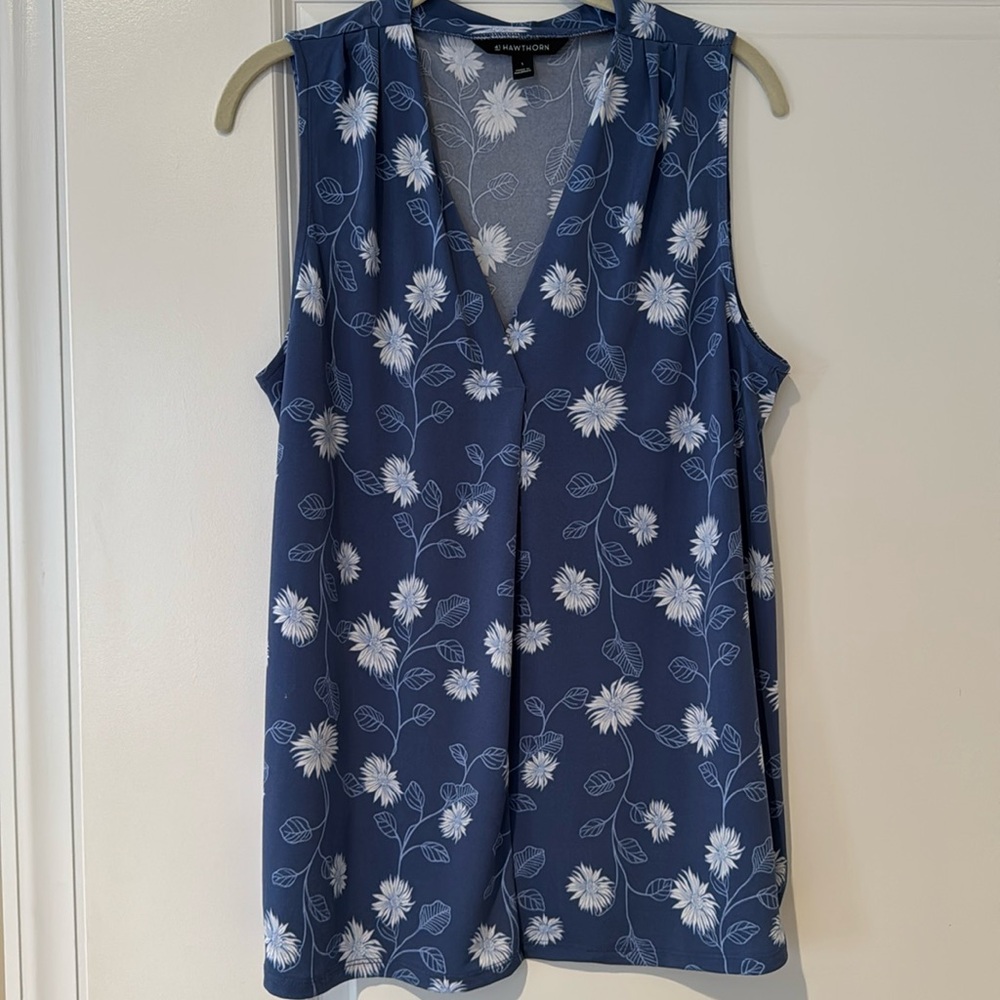 41 Hawthorn V-Neck Sleeveless Top